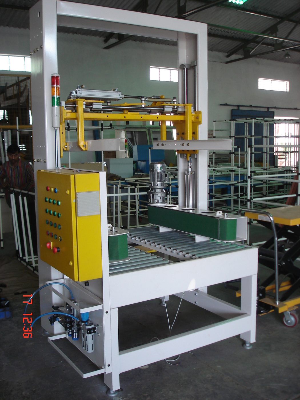 Auto Tapping Machine