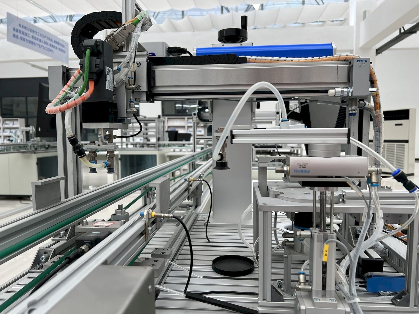 Cylinder Valve Tightening Machine