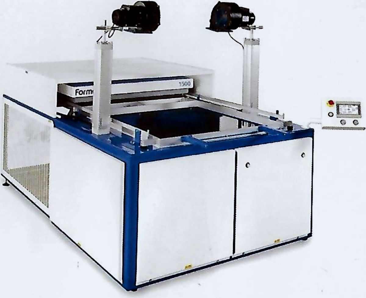 Vacuum Forming Machine